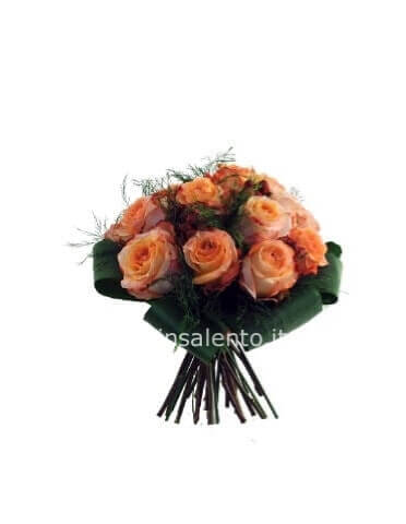 Bouquet di rose colori caldi e verde decorativo
