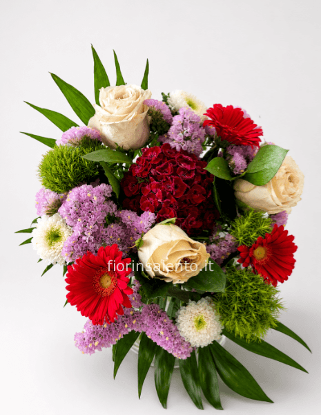 Bouquet rosso, crema e lilla